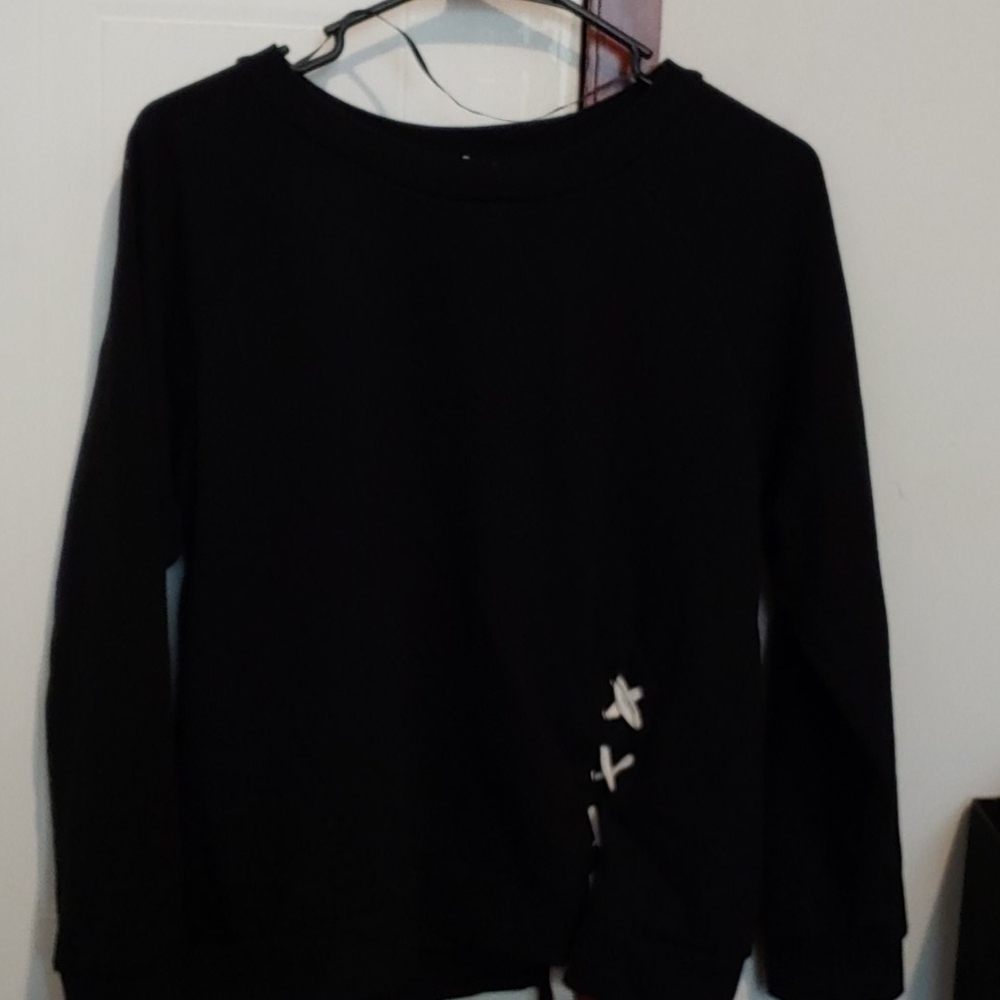 Black sweatshirt with laseing on the side